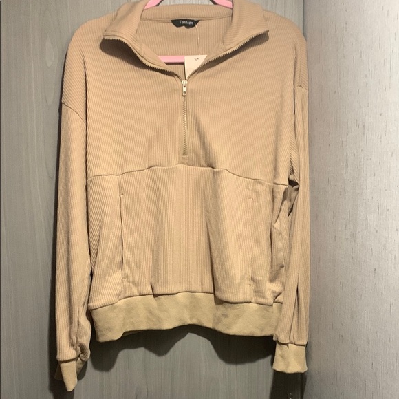 NWT Kangaroo Pocket Tan Quarter-Zip Pullover Medium - Picture 3 of 12